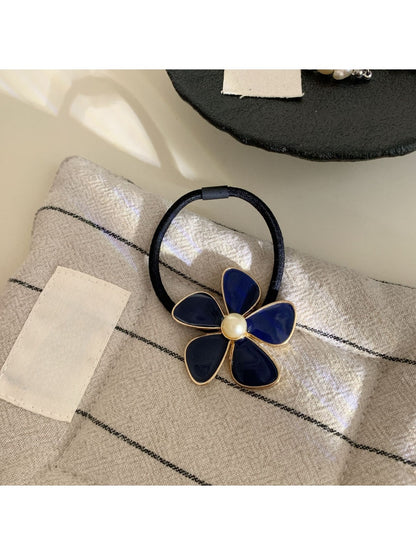 Gifty - Simple Vintage Flower Hair Tie