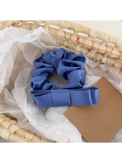Gifty - Bow Detail Satin Scrunchie