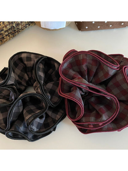 Gifty - Checkered Ruffled Hair Scrunchie
