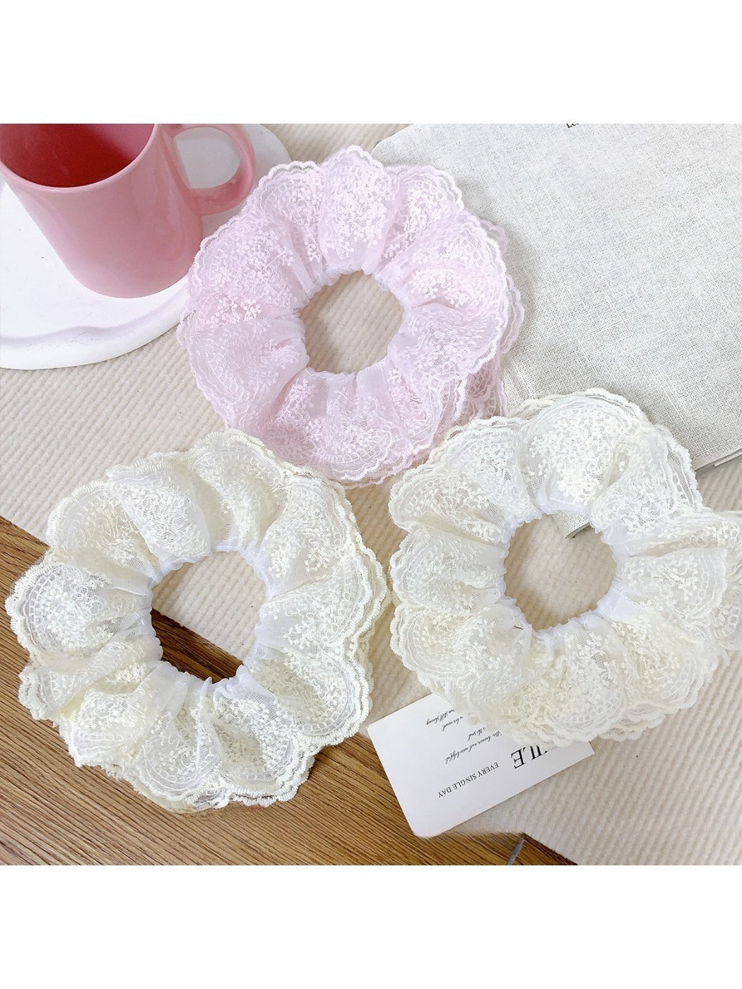 Gifty - Ballet Style Lace Hair Loop