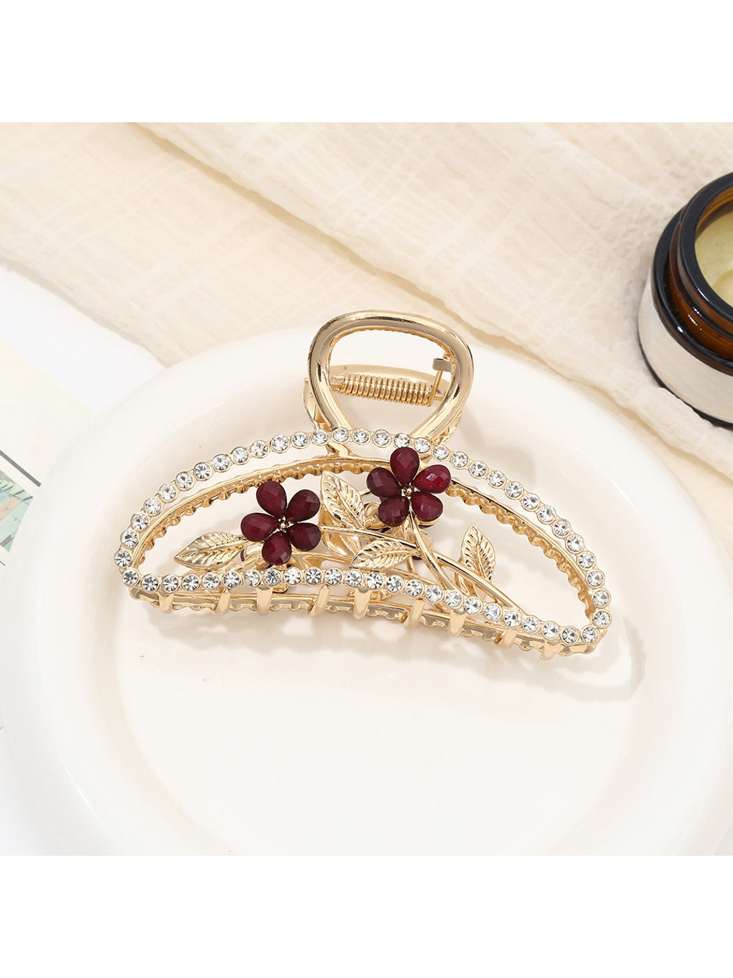 Beau - Sweet Floral Openwork Oval Claw Clip