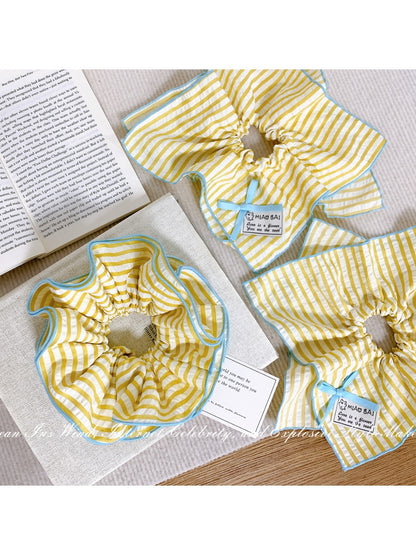 Gifty - Sweet Yellow Striped Scrunchie