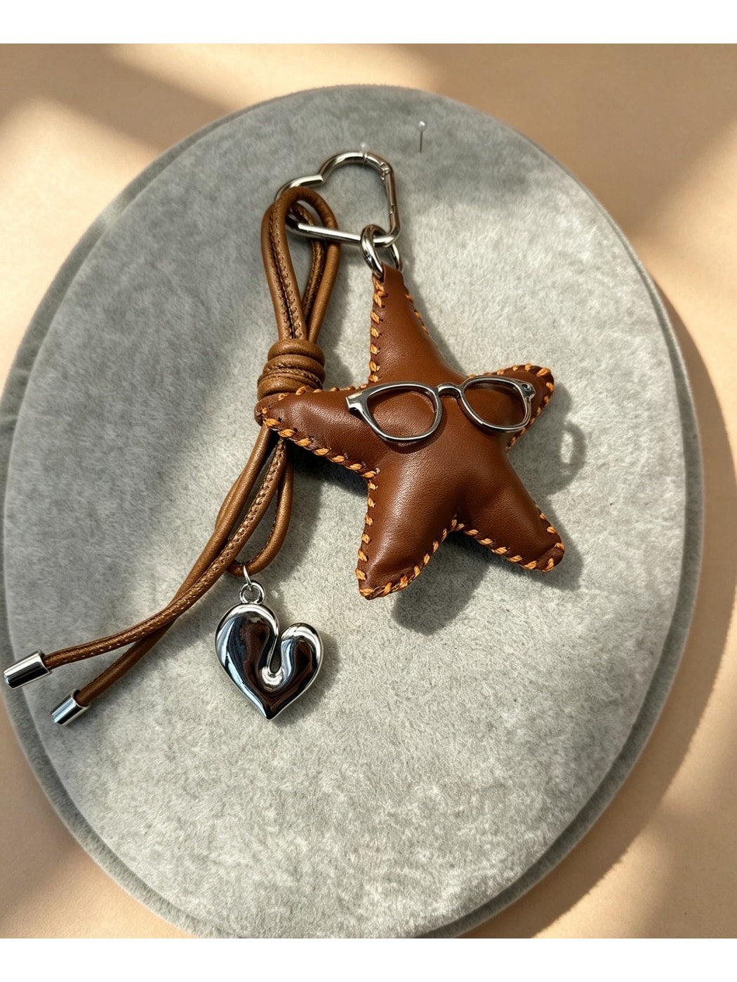 Keypus - Minimalist Artificial Leather Star Keychain