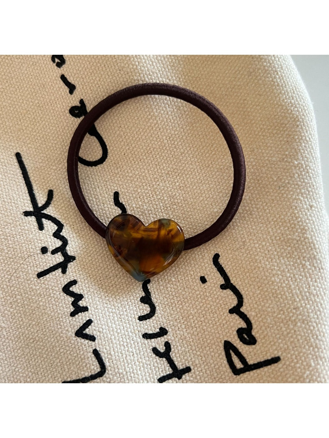 Gifty - Vintage Heart Shaped Hair Tie