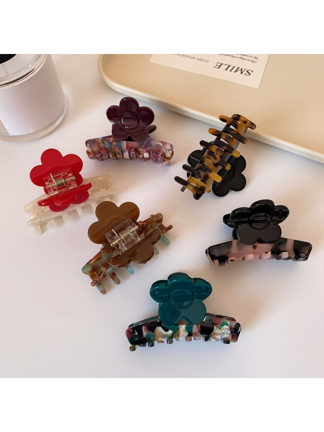 Beau - Vintage Flower Design Claw Clip