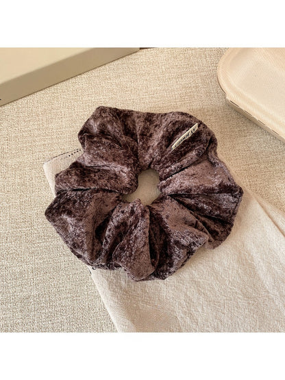Gifty - Solid Color Plush Scrunchie