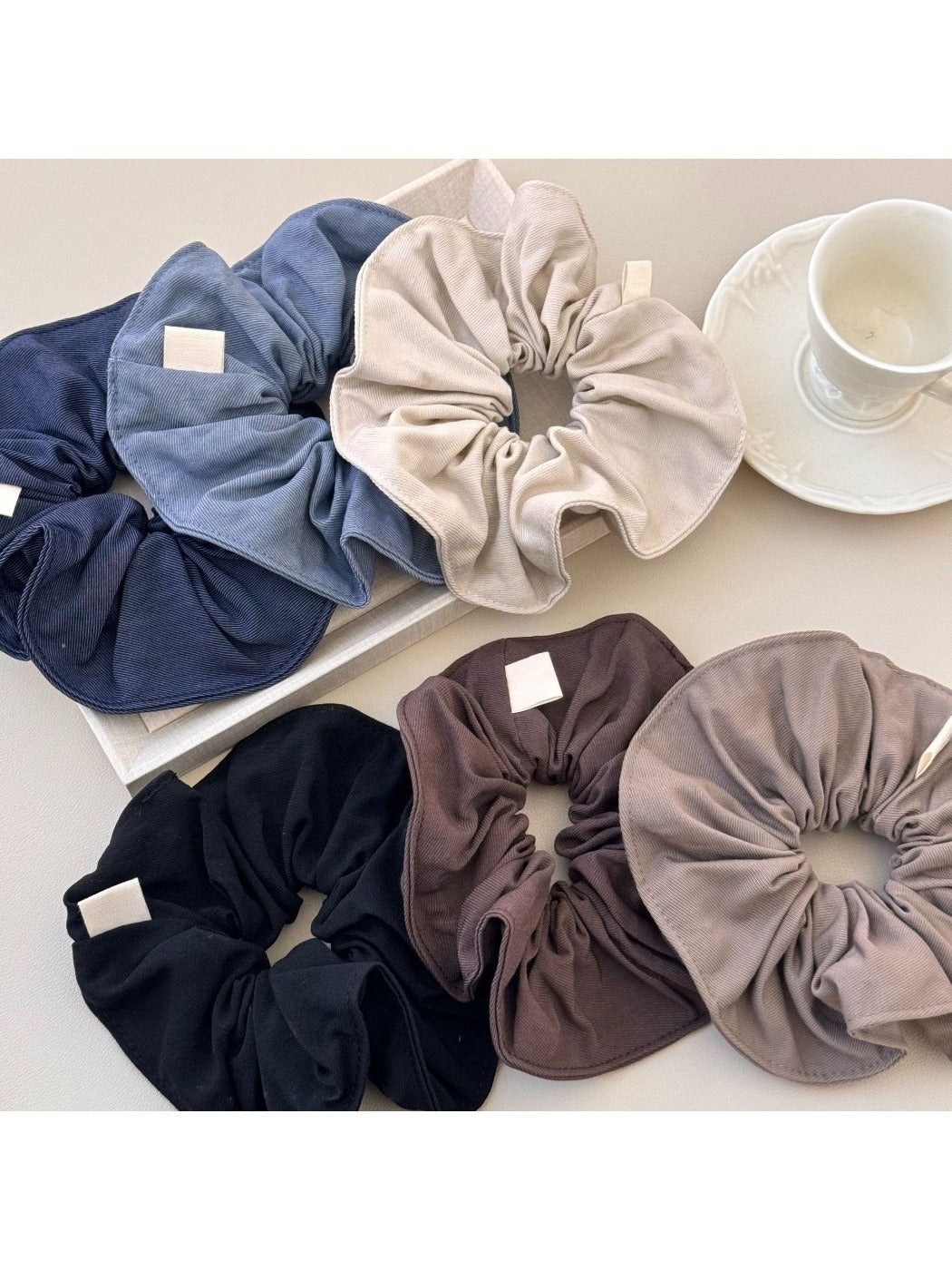 Gifty - Fluffy Scrunchie Hair Tie