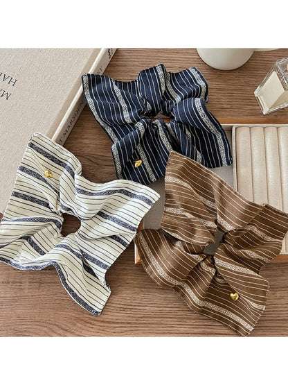 Gifty - Vintage Striped Scrunchie