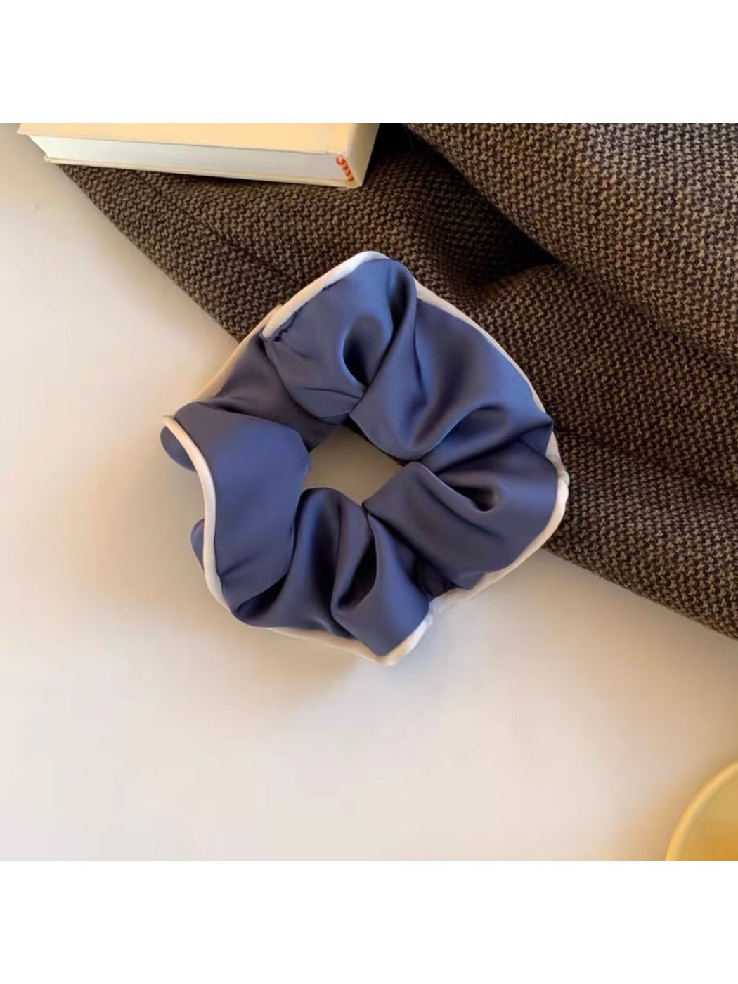 Gifty - Solid Color Gathered Scrunchie