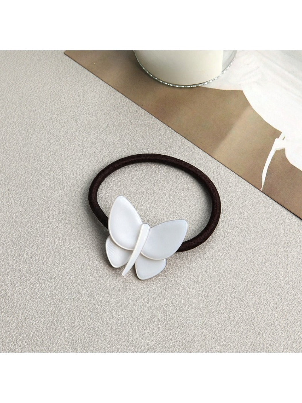 Gifty - Solid Colored Butterfly Hair Tie