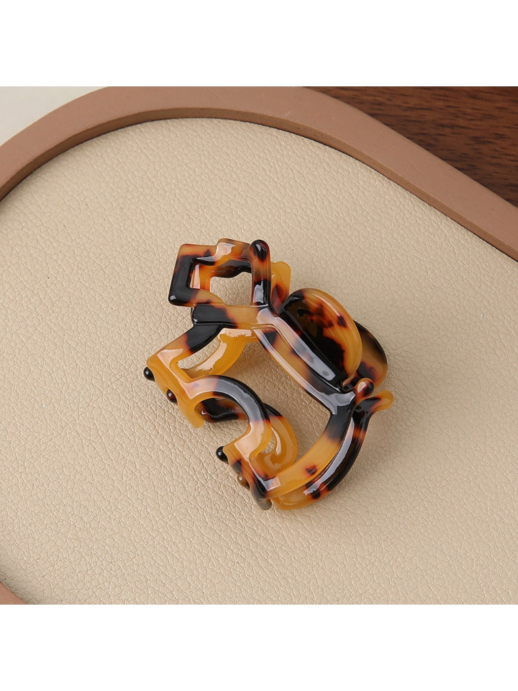 Beau - Trendy Puppy Ponytail Hair Claw Clip