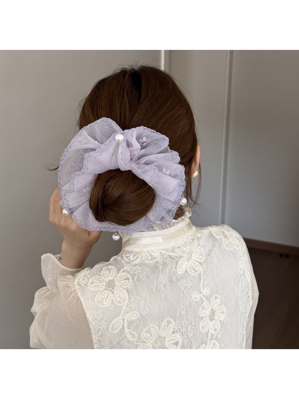 Gifty - Embroidered Floral Mesh Polyester Scrunchie