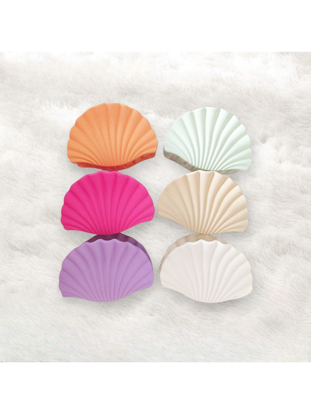 Beau - Matte Plastic Fan Shape Everyday Claw Clip