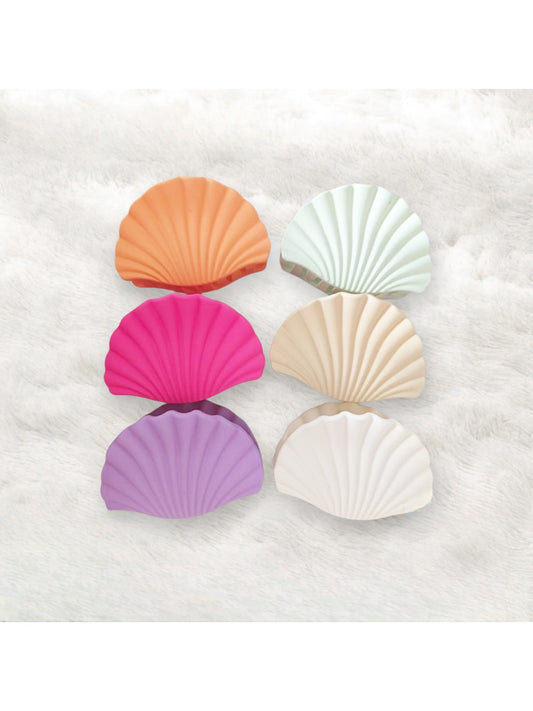 Beau - Matte Plastic Fan Shape Everyday Claw Clip