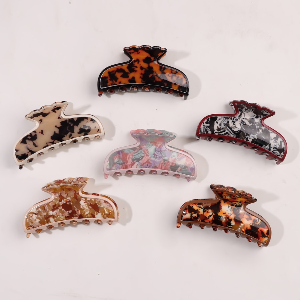 Beau - Textured Pattern Curved Claw Clip