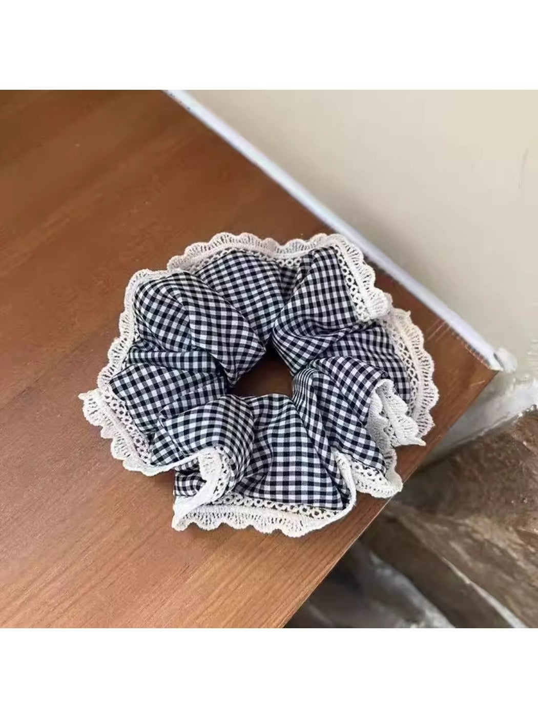 Gifty - Plaid Lace Edge Hair Loop