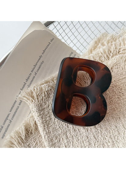 Beau - Minimalist B Shaped Hair Claw Clip
