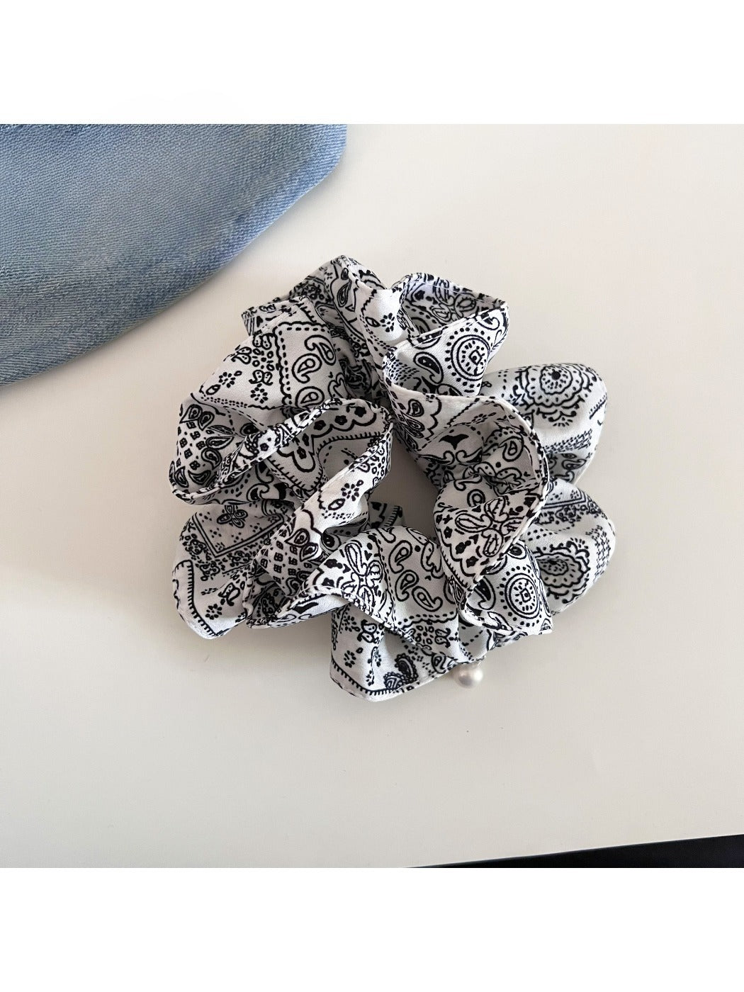 Gifty - Navy Blue Ditsy Floral Hair Tie