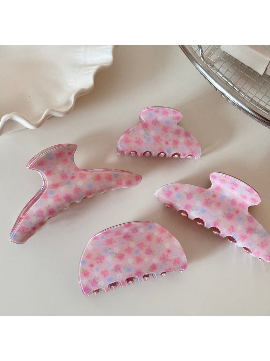 Beau - Pink Rose Patterned Hair Claw Clip