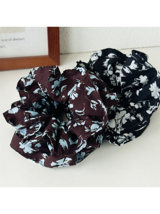Gifty - Elegant Floral Print Scrunchie