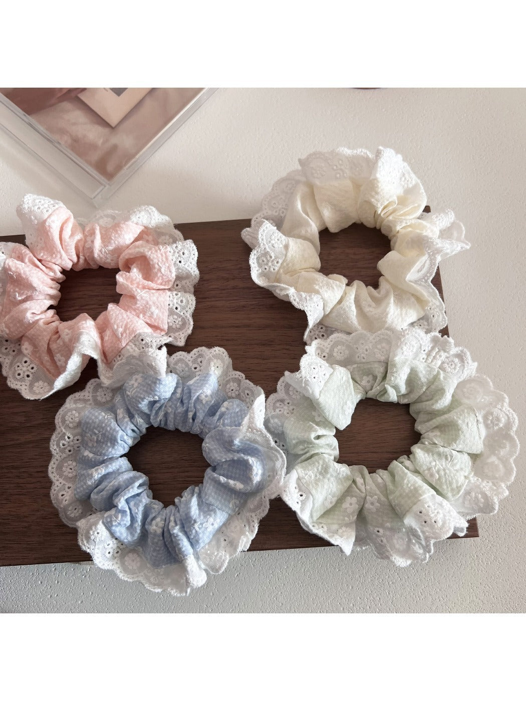 Gifty - Sweet Small Floral Lace Trim Scrunchie