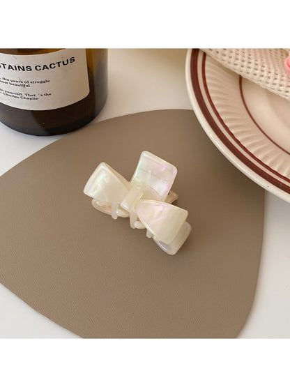 Beau - Small Shark Hair Clip