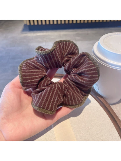 Gifty - Color Blocked Striped Scrunchie