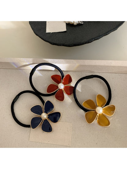 Gifty - Simple Vintage Flower Hair Tie