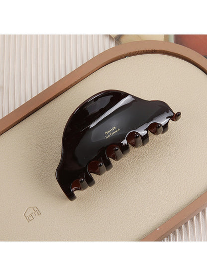 Beau - Medium-Sized Premium Shark Clip