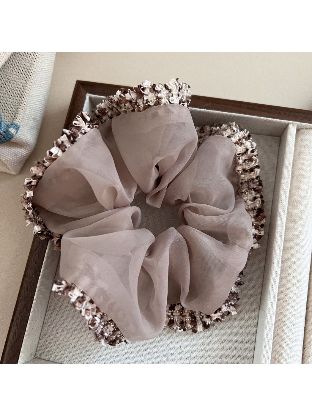 Gifty - Organza Tassel Hair Scrunchie