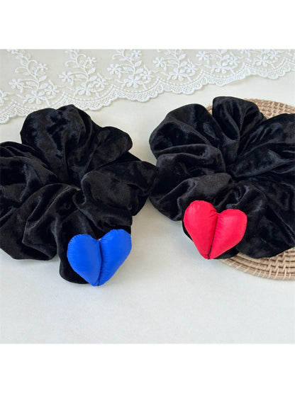 Gifty - Velvet Heart Hair Scrunchie
