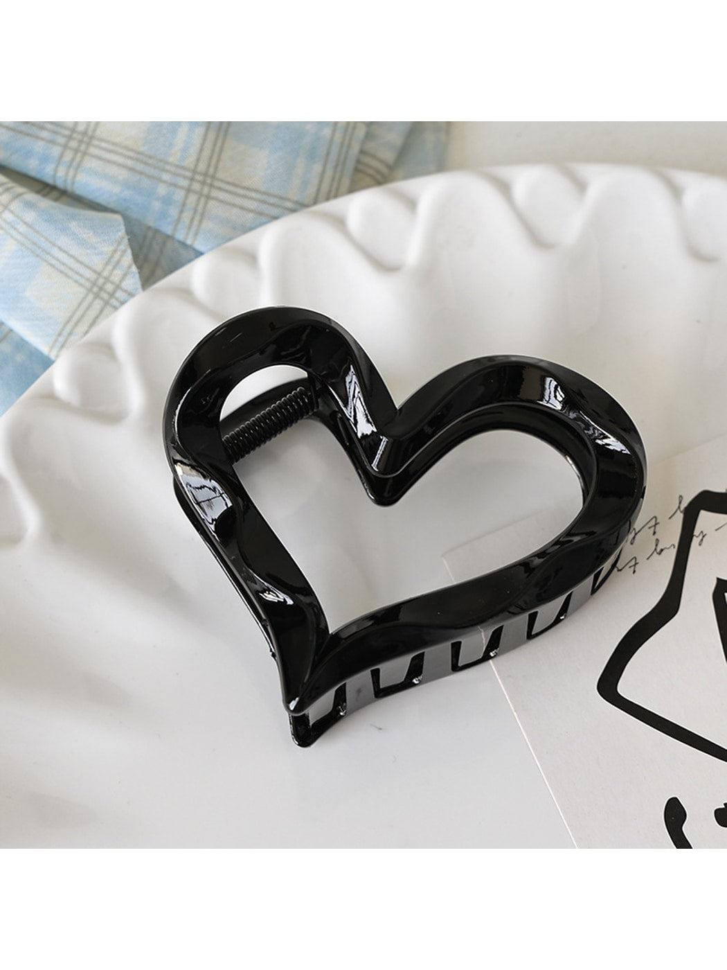 Beau - Sweet Style Heart Form Plastic Claw Hair Clip