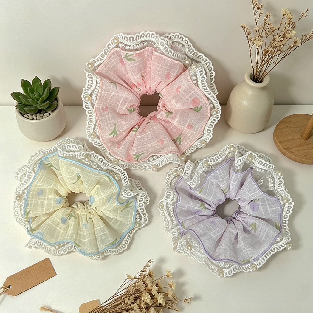 Gifty - Ruffled Floral Print Lace Edge Scrunchie