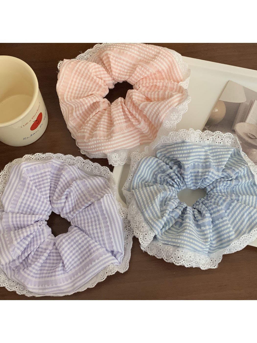 Gifty - Striped Lace-Trimmed Scrunchie