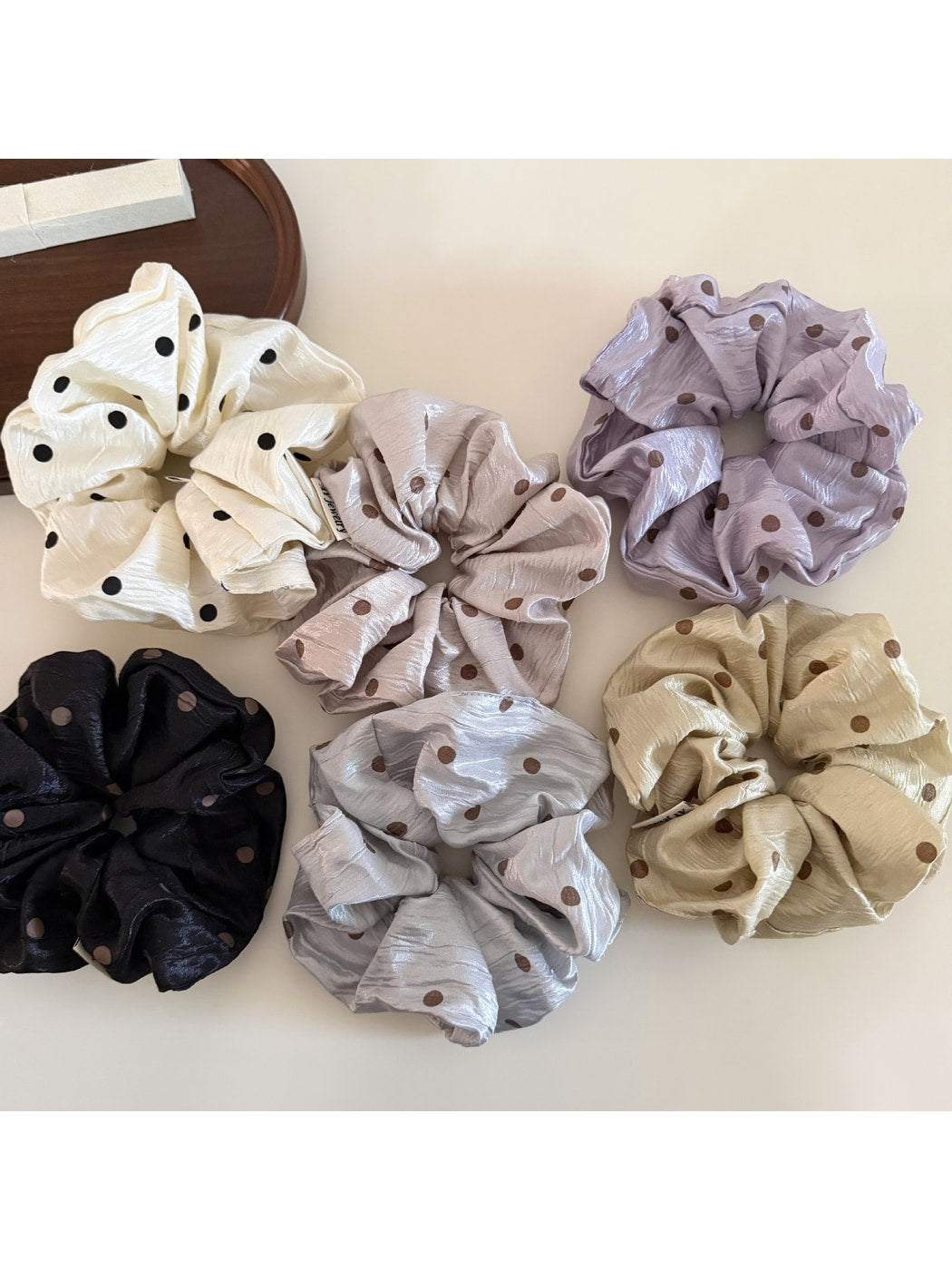 Gifty - Polyester Polka Dot Glossy Finish Scrunchie