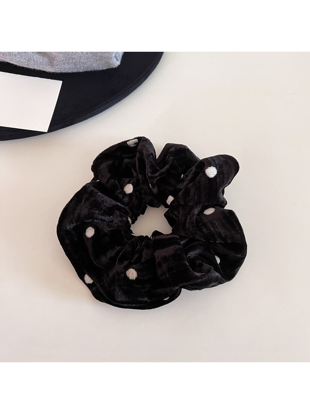 Gifty - Simple Velvet Polka Dot Scrunchie