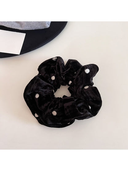 Gifty - Simple Velvet Polka Dot Scrunchie