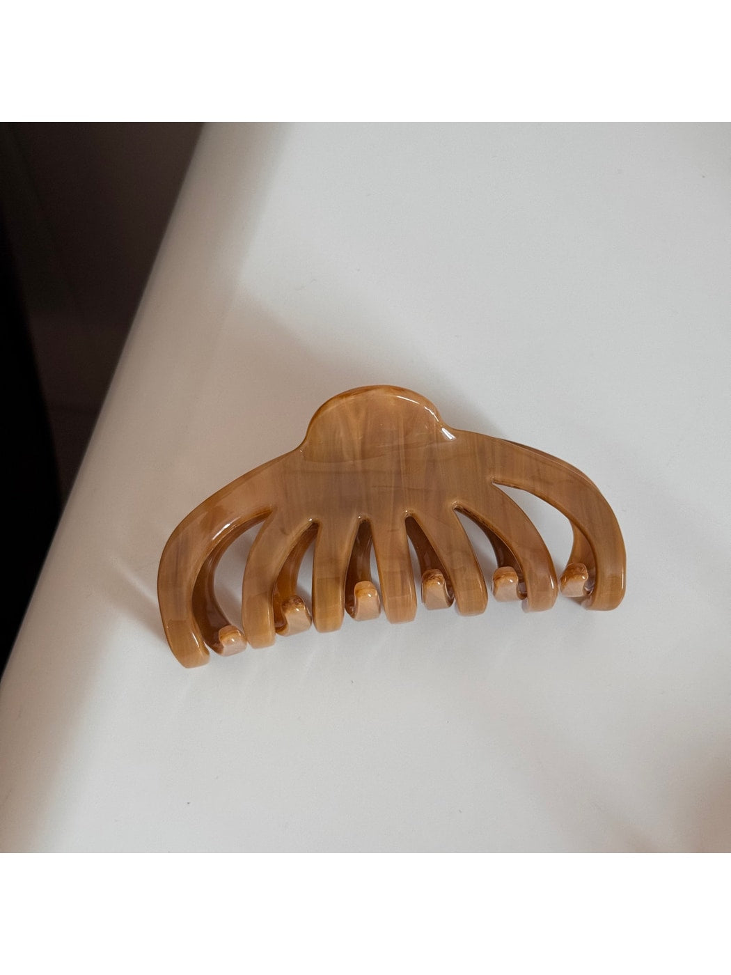 Beau - Curved Irregular Acetate Fiber Claw Clip