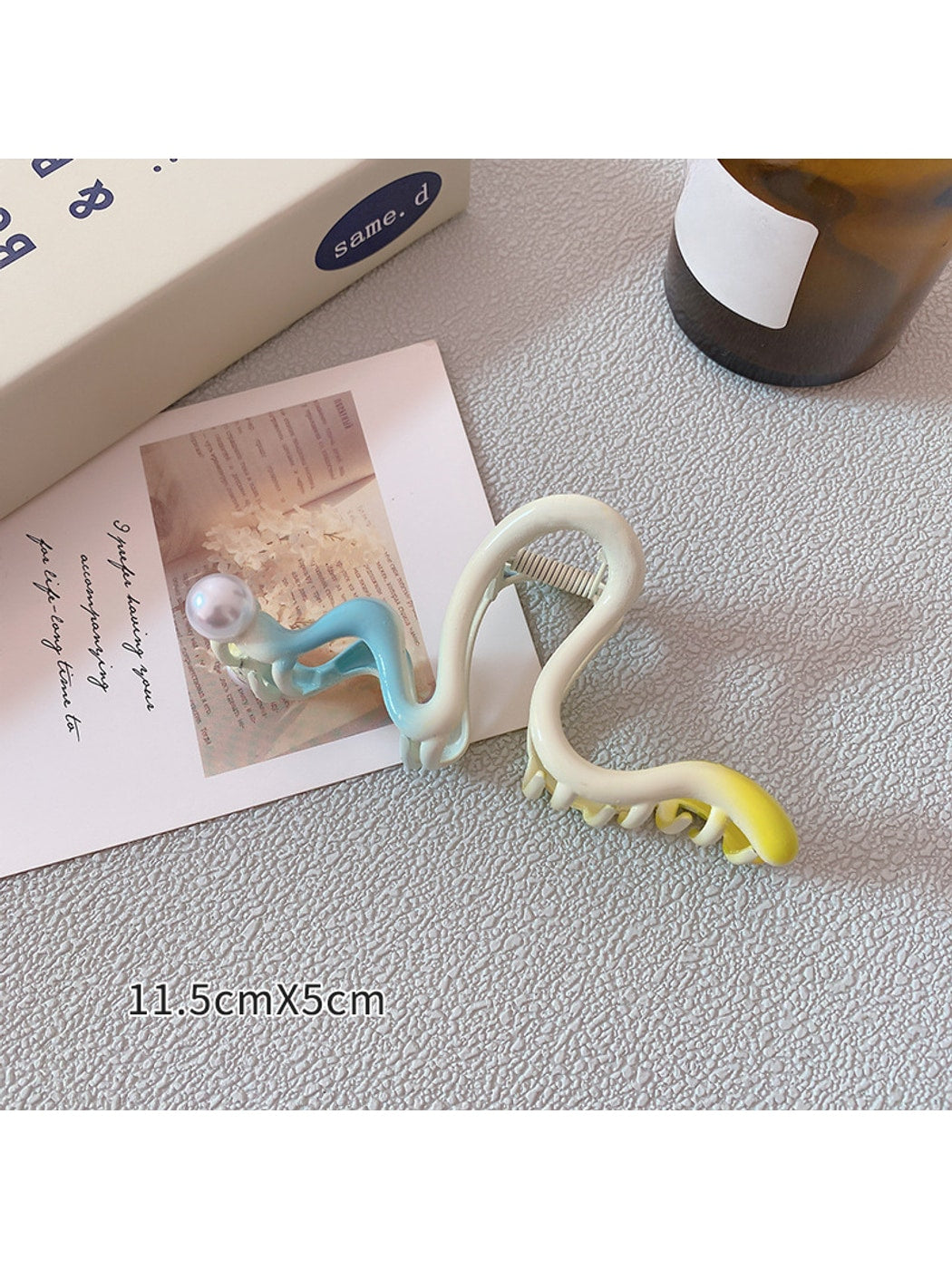 Beau - Gradient Cutout Butterfly Alloy Hair Claw Clip