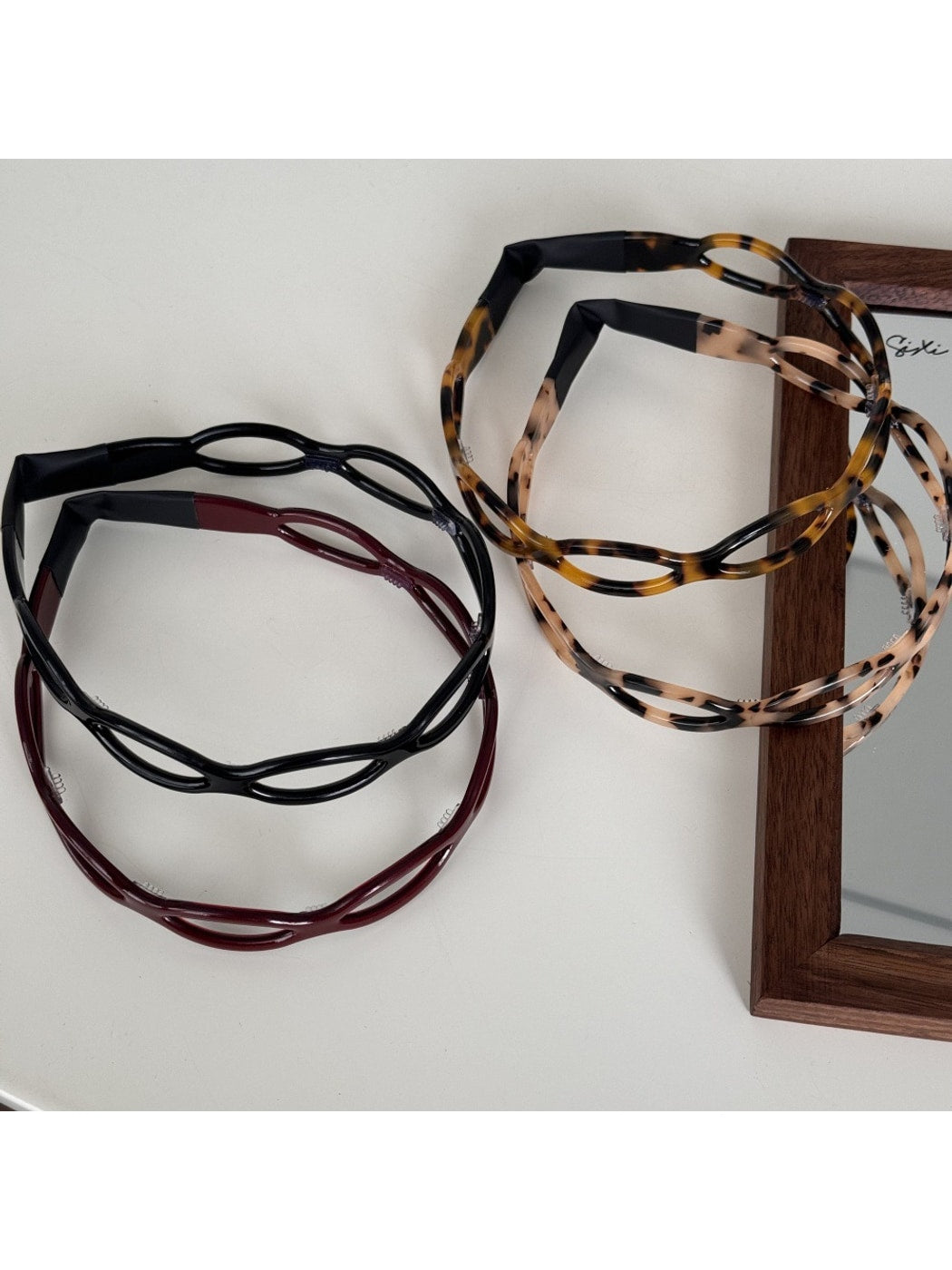 Gifty - Glossy Acetate Open Cutwork Toothed Headband