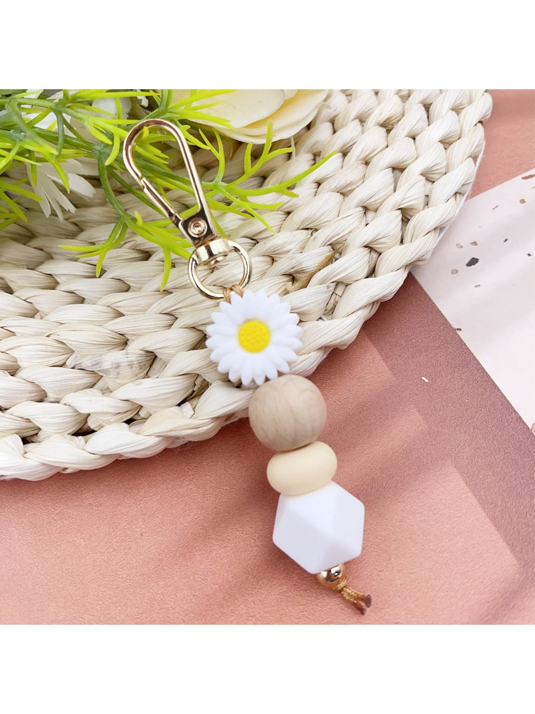 Keypus - Stylish Daisy Pendant