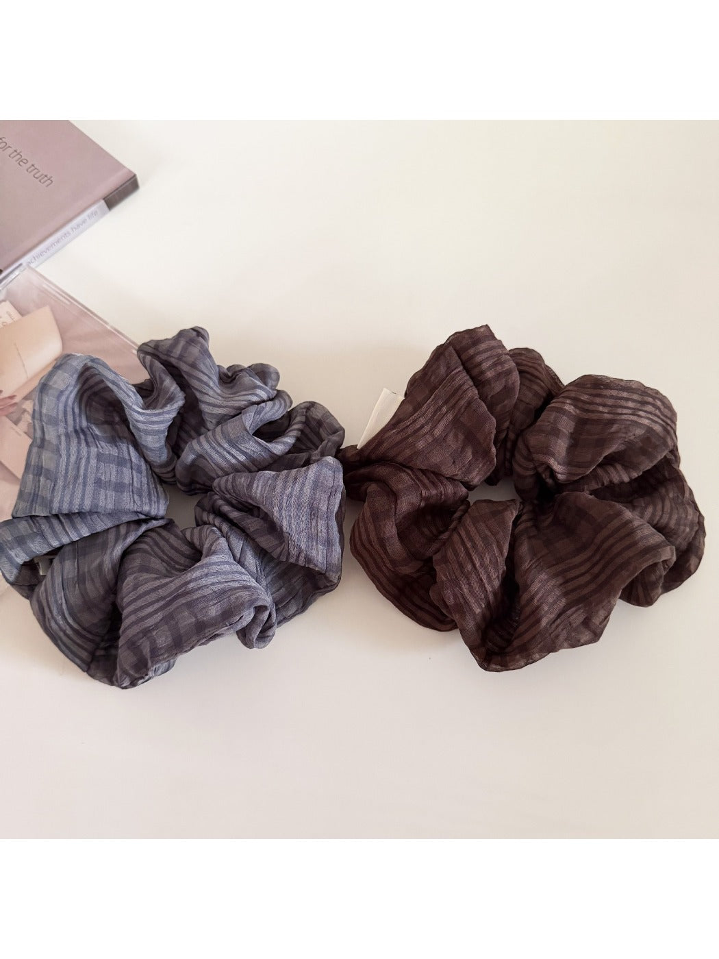 Gifty - Vintage Striped Ruched Scrunchie