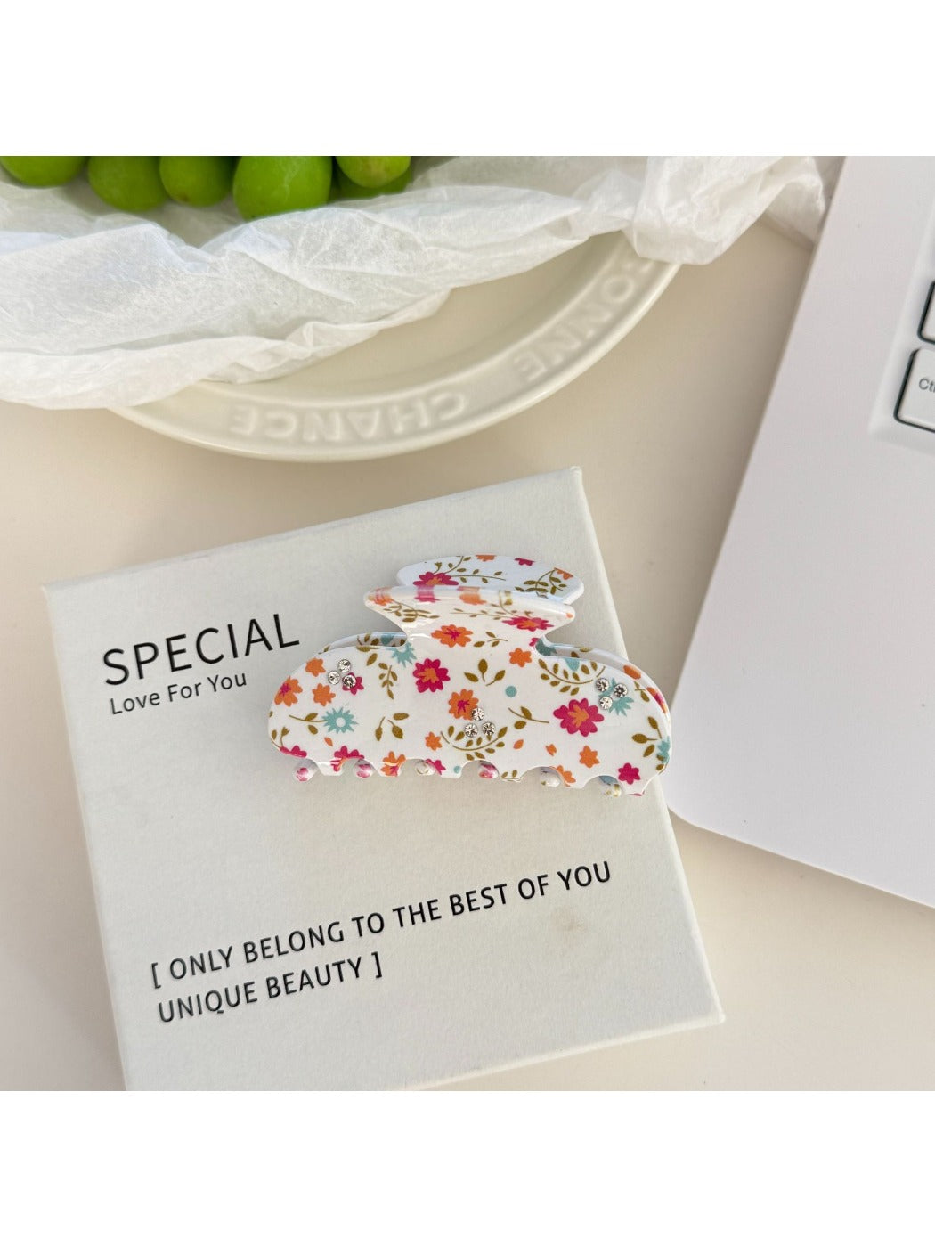 Beau - Sweet Floral Pattern Hair Claw Clip
