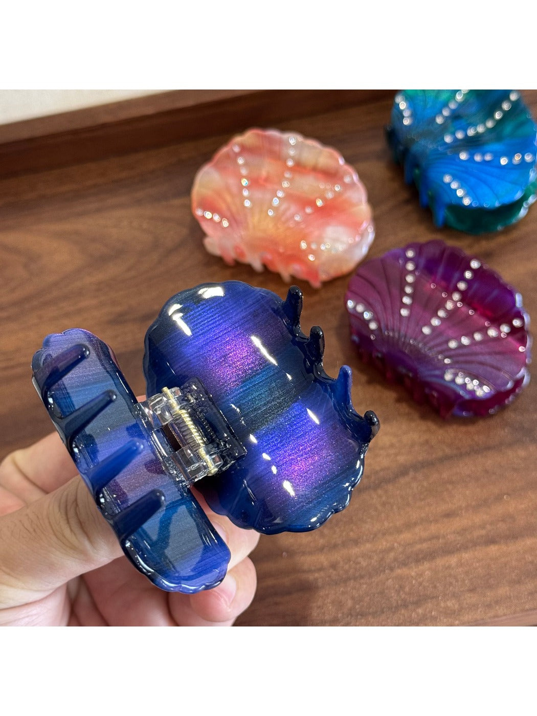 Beau - Shell Acetate Hair Claw Clip Ocean Breeze