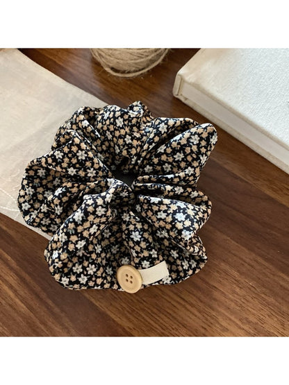 Gifty - Elegant Vintage Ditsy Floral Scrunchie