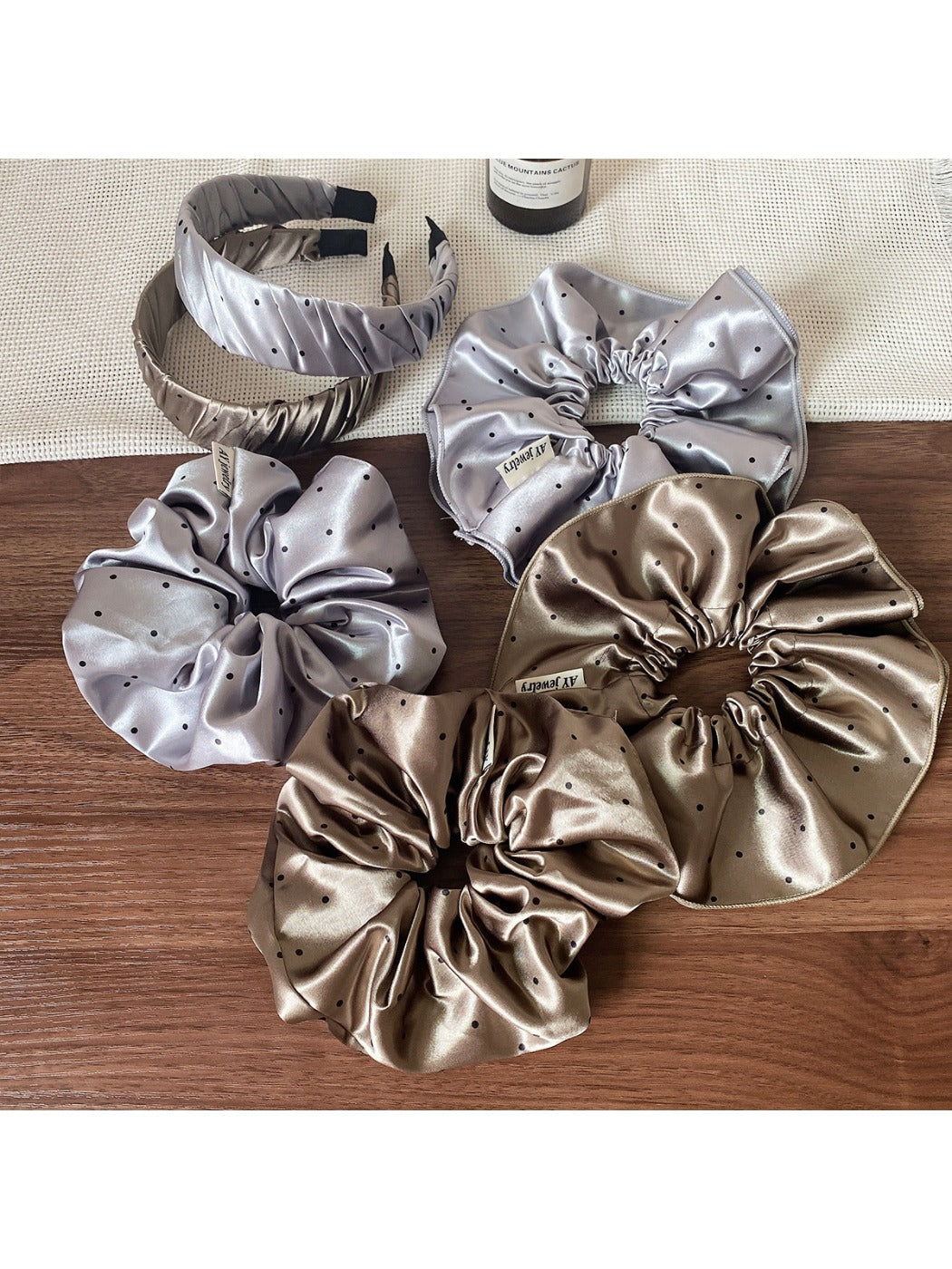 Gifty - Polka Dot Hair Ties And Headbands