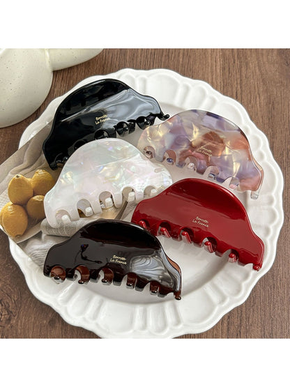 Beau - Retro Half Moon Claw Clip