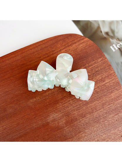 Beau classic bow shaped hair claw clip in beige with smooth curves