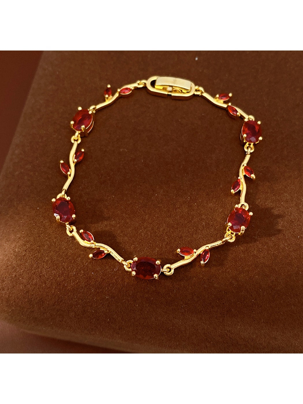 Lovra - Alloy Oval Flower Synthetic Zircon Bracelet