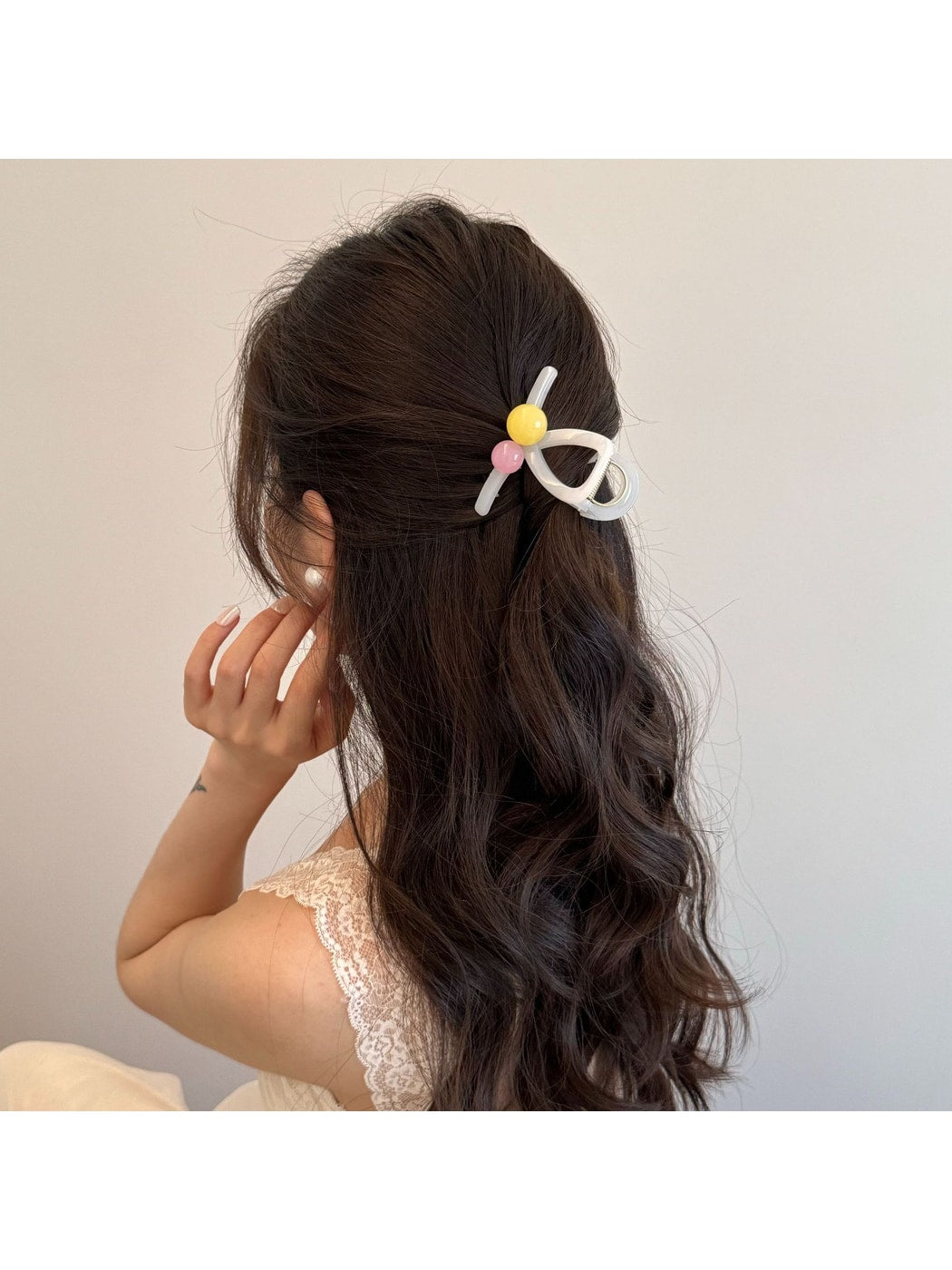 Beau - Rounded Geometric Alloy and Acrylic Claw Clip